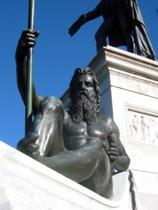 Photo d'une statue de Neptune